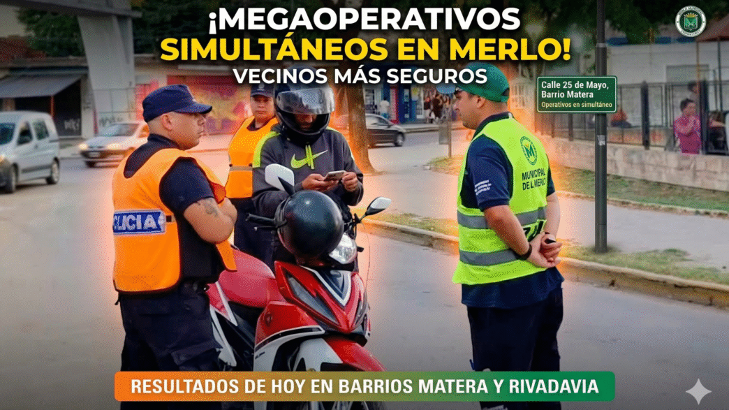 Operativo de control de tránsito y seguridad en Merlo, policía y agentes municipales controlando a un motociclista en la calle para prevención de delitos.