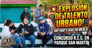 Jóvenes y familias disfrutando del concurso de Hip Hop y Rap R.E.C. en Parque San Martín, Merlo. Cultura urbana impulsada por la gestión de Gustavo Menéndez.