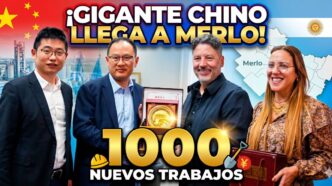 Intendente Gustavo Menéndez y Roxana Monzón junto a empresarios de Anhui Conch Cement anunciando 1000 empleos en Merlo.