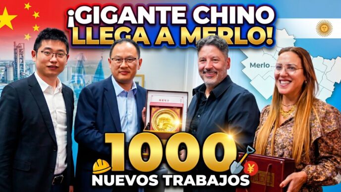 Intendente Gustavo Menéndez y Roxana Monzón junto a empresarios de Anhui Conch Cement anunciando 1000 empleos en Merlo.