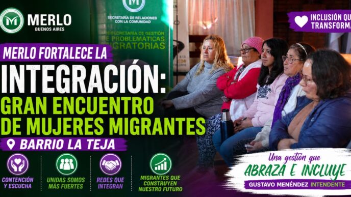 Vecinas de Merlo y la comunidad paraguaya sonriendo y participando activamente en el emotivo taller de integración organizado por el Municipio en Barrio La Teja.