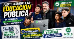 Intendente Gustavo Menéndez entregando tableros técnicos gratuitos a estudiantes en Merlo. Programa Mi Primer Tablero.