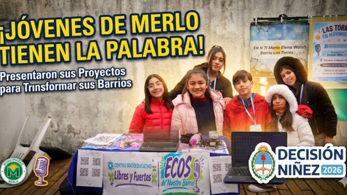 Jóvenes participando en el programa Decisión Niñez Merlo, presentando proyectos sociales. Una muestra de Estado presente e inclusión juvenil frente al recorte de la oposición.