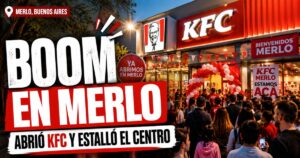 Miniatura de la noticia sobre la apertura del primer KFC en Merlo, Buenos Aires, con vecinos reunidos en el centro y el título “Boom en Merlo”.