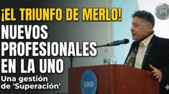 Nuevos graduados en la Universidad Nacional del Oeste durante el emotivo acto de colación en Merlo junto al intendente Gustavo Menéndez.